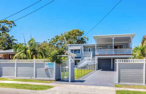 Shoal Bay House | Shoaly House & Shoaly House Cottage-perfect for multiple families or weddings.