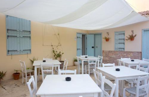 Dherynia Hotel | Shongas Inn