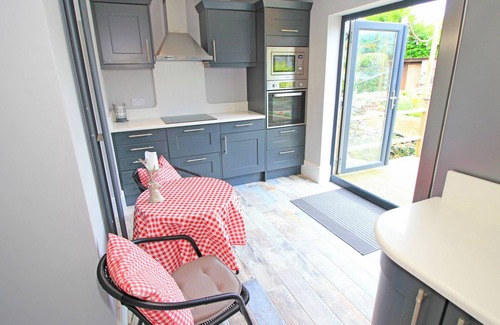 Pentrefelin Cottage | Shooting Star Cottage