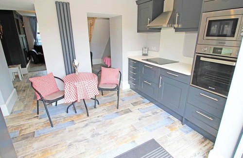 Pentrefelin Cottage | Shooting Star Cottage