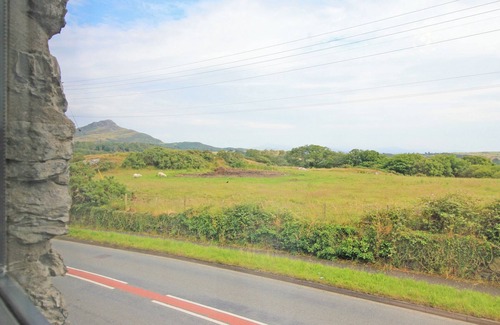 Pentrefelin Cottage | Shooting Star Cottage