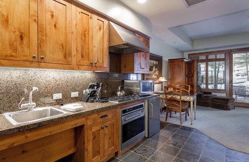 Empire Pass Apartment | Shooting Star Lodge at Deer Valley Resort - Hotel Room #102