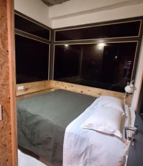 Carnaxide Hotel | Shop Sleep