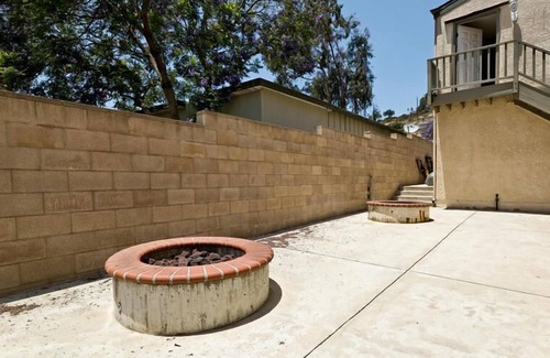 Camarillo Apartment | Shopping, Beaches, Farmer's Markets, in the heart of Southern California