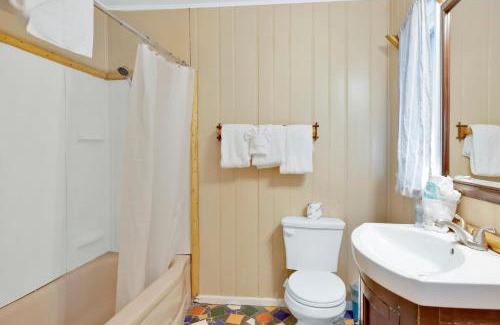 Big Bear Lake Hotel | Shore Acres Lodge-452 by Big Bear Vacations