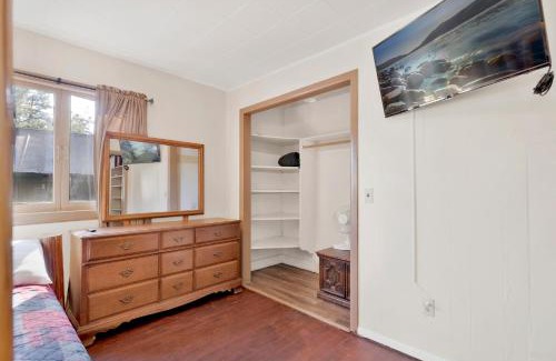 Big Bear Lake Hotel | Shore Acres Lodge-452 by Big Bear Vacations