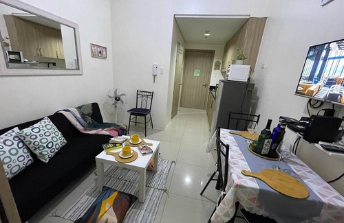 Barangay 76 Condo | Shore Residences Stays by PBYY