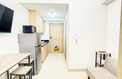 Barangay 76 Condo | Shore Residences Tower A/B Main Lobby Entrance