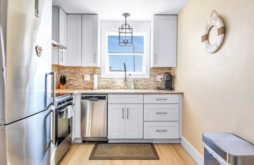 Capri Isle Condo | ~Shore Thing~ nnCoastal Exquisite Waterfront Condo