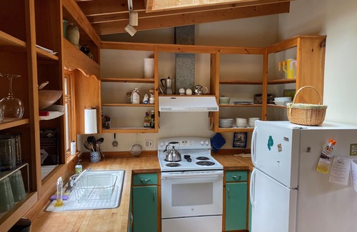 Bernard Cottage | Shorefront Cottage on Bass Harbor with Mountain Views