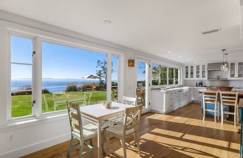 The Mesa House | SHORELINE BLISS - Oceanfront - Private Peninsula - Pet Friendly - Bikes