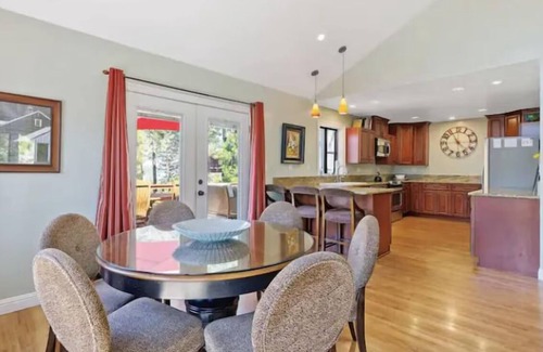 Bass Lake Apartment | Shoreline cabin with lake views & boat slip