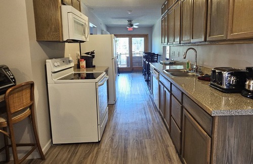 Confluence House | Shoreline Estates - Upper Apartment
