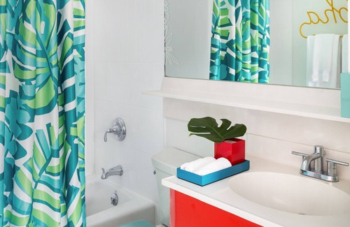 Waikiki Hotel | Shoreline Hotel Waikiki