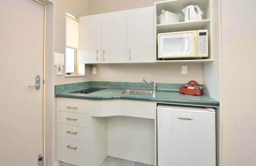 Napier Hotel | Shoreline Motel