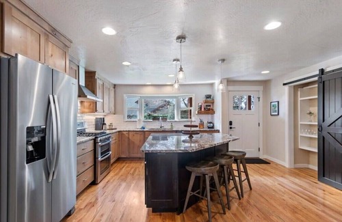 Coeur d'Alene House | Shoreline Retreat - Luxury Home in Sanders Beach
