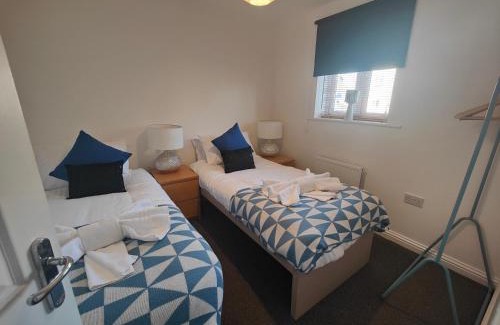 Port Talbot House | Shoreline Seaside Holiday Home Aberavon beach