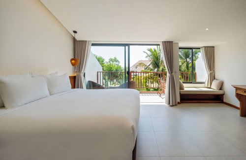 Cam An Hotel | Shoreline Stay