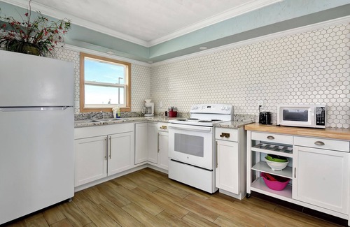 Daytona Beach Shores Apartment | Shoreline Suites & Cabana Cottages
