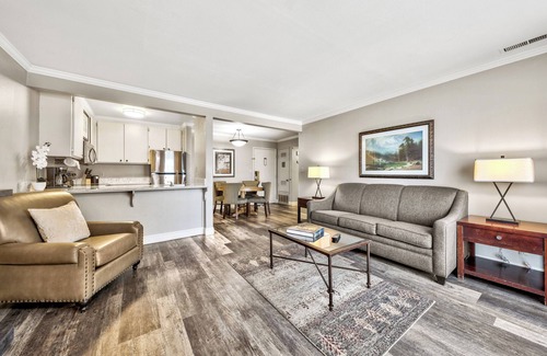 South Lake Tahoe Resort | Short Blocks from the Crystal Clear Waters of Lake Tahoe! Pets Allowed