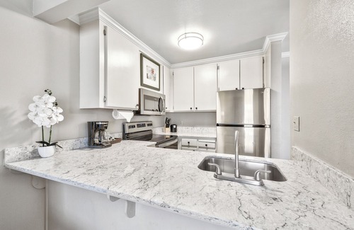 South Lake Tahoe Resort | Short Blocks from the Crystal Clear Waters of Lake Tahoe! Pets Allowed