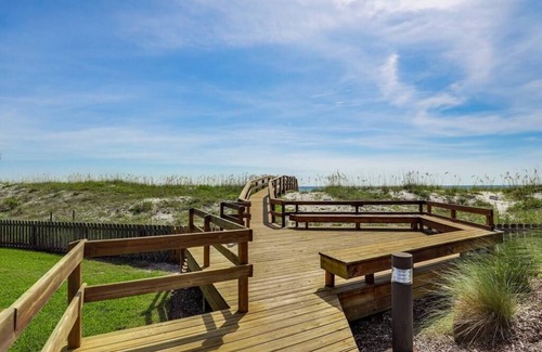 Jacksonville Beach Villa | Short Board on Jax Beach