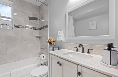 Coral Hills House | Short Drive to Capitol Hill-Convenient MD Homestay