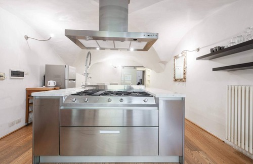 San Niccolo Apartment | Short-let Florence Pontevecchio Suite
