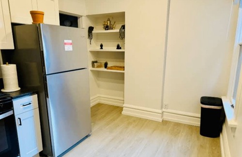 Victorian Village House | Short North Convention King Bed Free Parking
