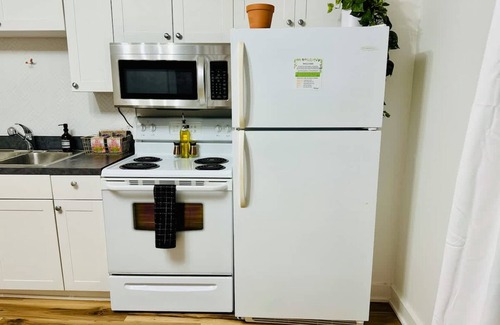 Italian Village House | Short North King Bed Free Parking Convention