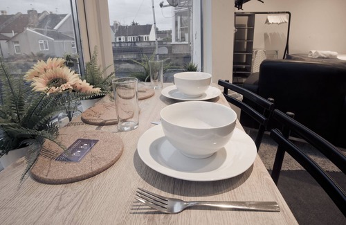 Easton Apartment | Short Stay Bristol - Stapleton 3 Apartment