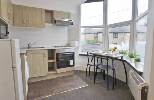 Easton Apartment | Short Stay Bristol - Stapleton 3 Apartment