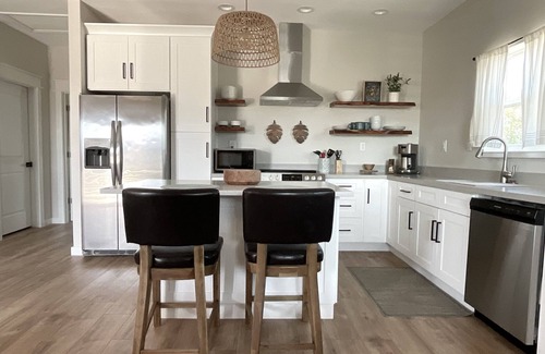 Gulf Breeze House | Short Stays, Big Savings! – 3 & 4-Night Getaways & Pet Friendly!