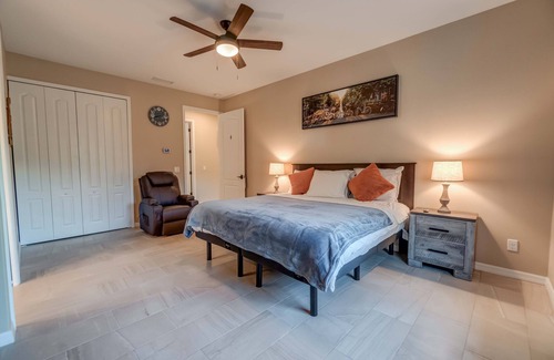Englewood Bed & Breakfast | Short term vacation rental, luxury B&B located 0.9 miles from Manasota Beach.