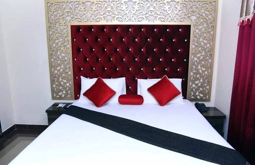 Karachi Hotel | Short Times Couple Guest House
