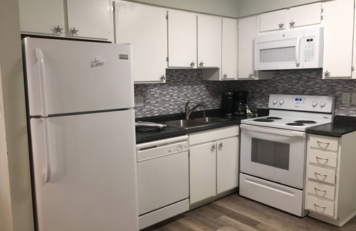 Folly Field Condo | Short Walk to the Beach - Poolside Condo - Fiddler's Cove -2 Bdm 2 Bth
