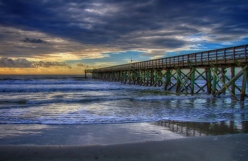 Isle of Palms Cottage | Short Walk to Beach- Close to Pier, Restaurants & Front Beach. Monthly Discounts