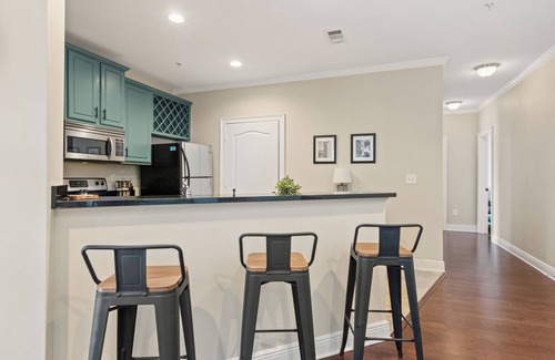 Tuscaloosa Condo | Short walk to Bryant-Denny Stadium and the University.