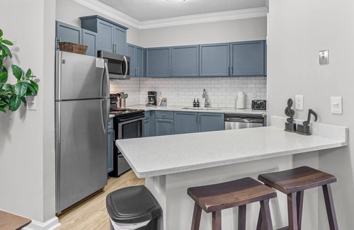 North Decatur Apartment | Short walk to Emory!