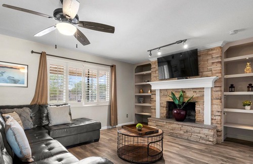 Scottsdale Country Acres House | Short Walk to Scottsdale by Rebl|Pool|Dog Friendly
