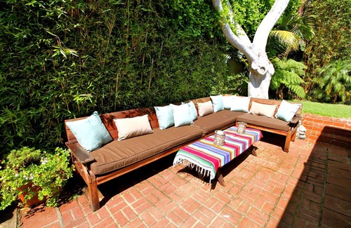 South Laguna Cottage | Short walk to the beach