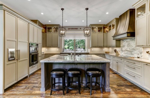 Highlands Cabin | Shortoff Mountain View | Luxury Home Minutes From Downtown With Great View Of Shortoff Mountain