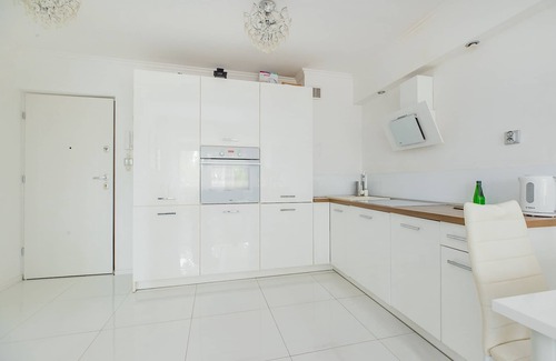 Ochota Apartment | ShortStayPoland Aleje Jerozolimskie B13