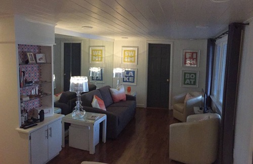 New London House | Showcasing views of the National Forest and the main channel of Badin Lake!