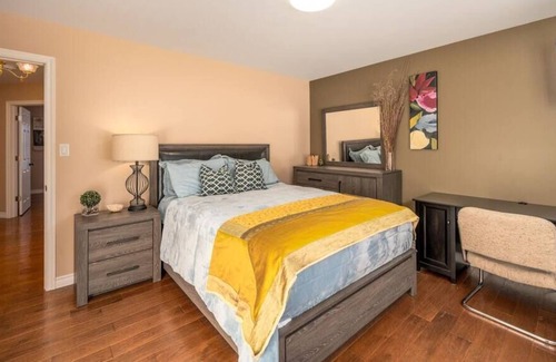 Bancroft House | Shred Shed | No Service Fees | Patio and BBQ