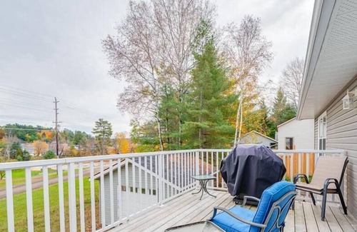 Bancroft House | Shred Shed | No Service Fees | Patio and BBQ