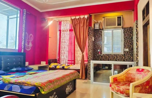 Vrindavan Hotel | Shree Radha Residency-near ISKCON Temple
