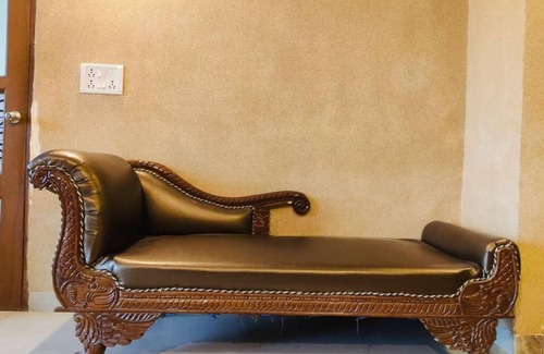 Vrindavan Hotel | Shree Radha Residency-near ISKCON Temple