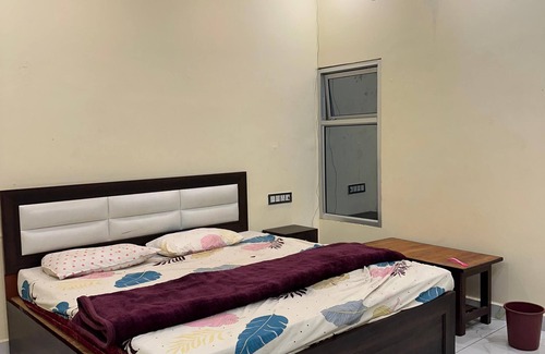 Faizabad Hotel | Shree Radhe palace