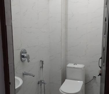 Mahmoorganj Hotel | SHREE RAMESHWAR PLAZA
